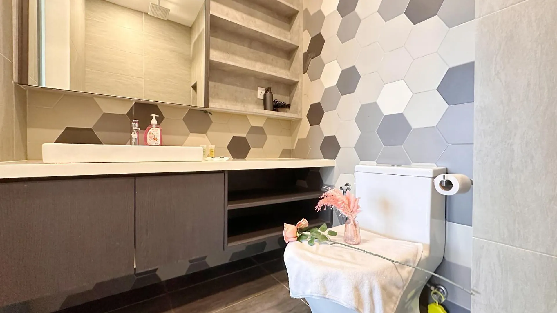 Ceylonz Suites Kl Tower View Bukit Bintang Kuala Lumpur Ma­lay­sia