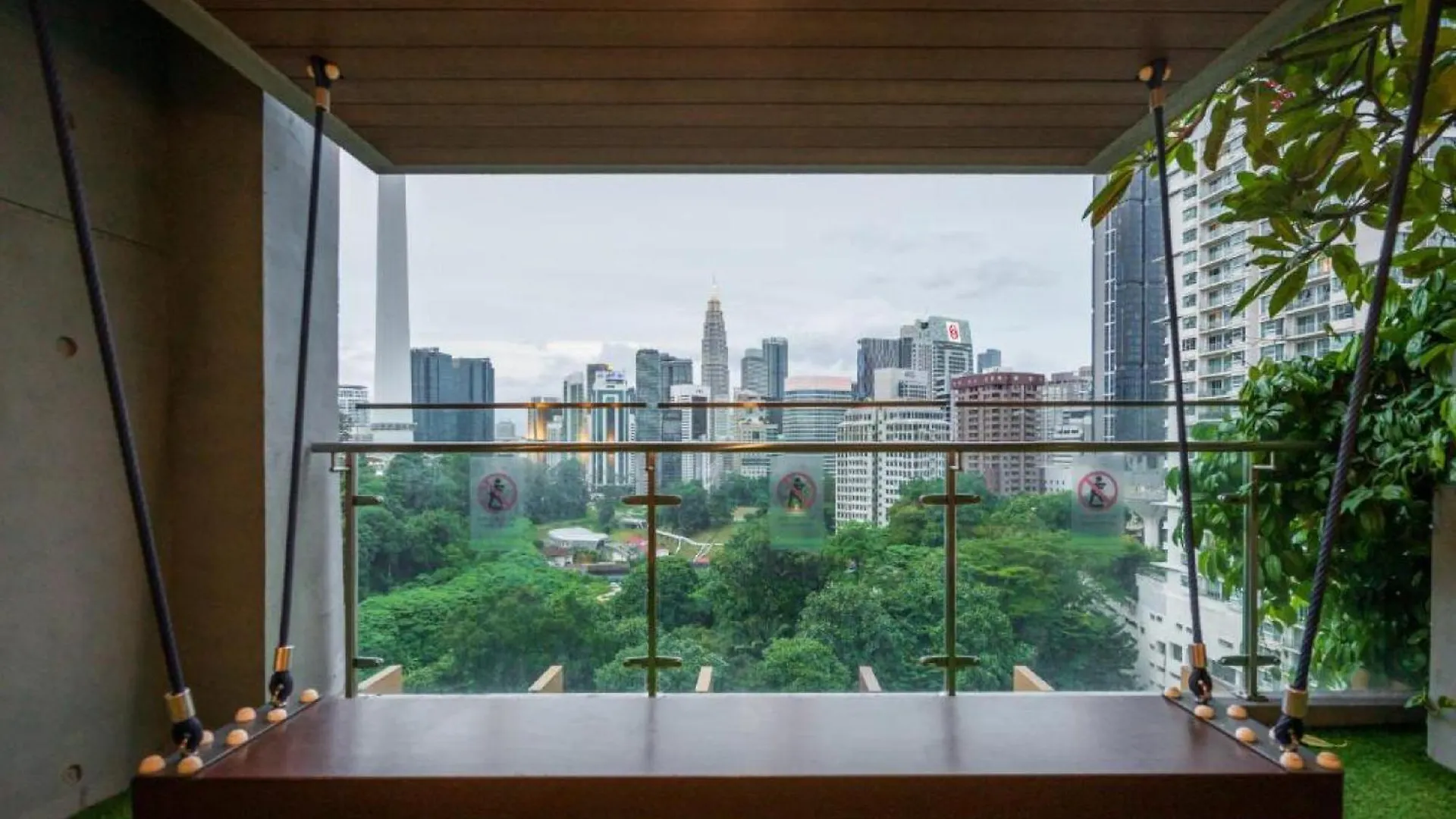 Ceylonz Suites Kl Tower View Bukit Bintang Kuala Lumpur